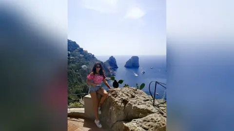 LisaBonna — #Luxury Beach Legs &amp; Handstand