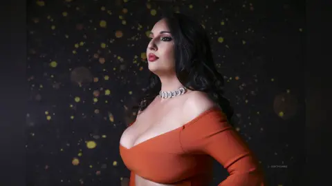 JudithCombs — Elegant Judith
