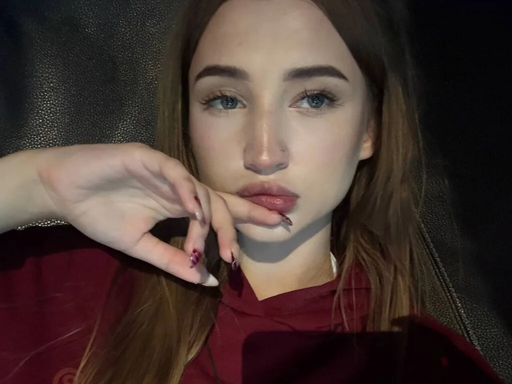 MiaLum — live cam