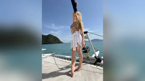 VickiAstra — Spend time on the beach 