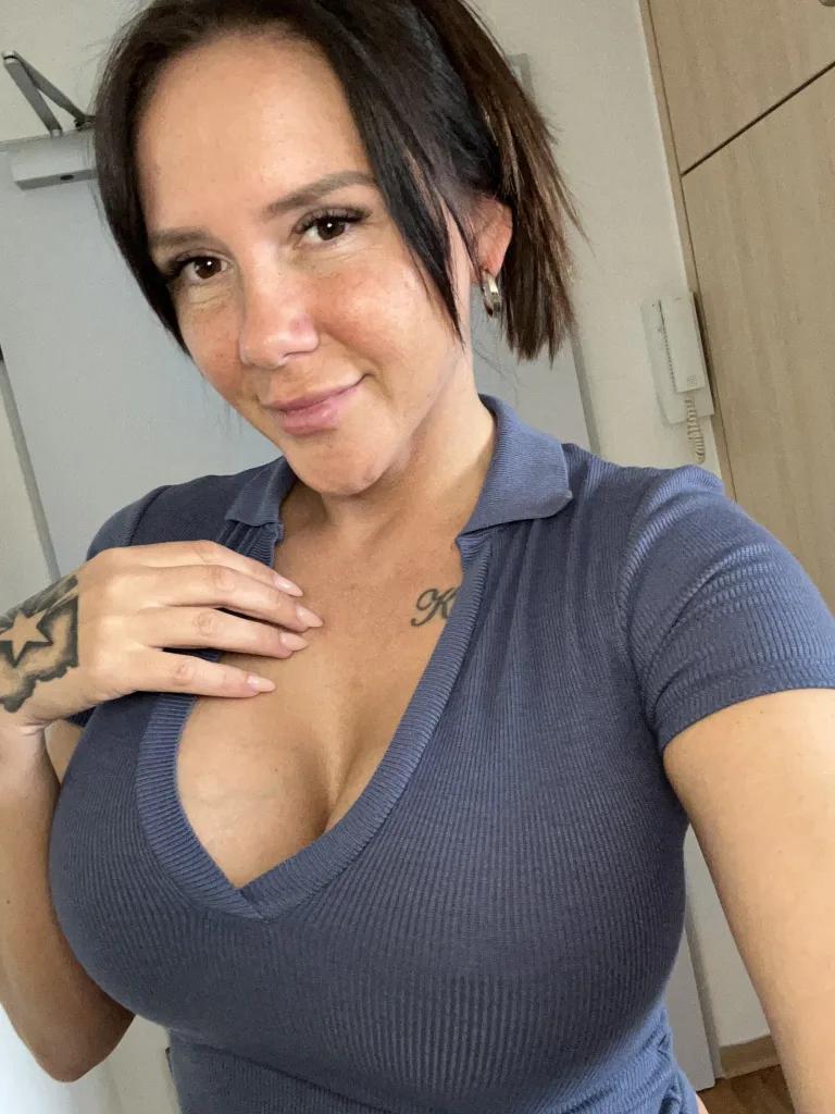 HollieMack — Streamate Photos