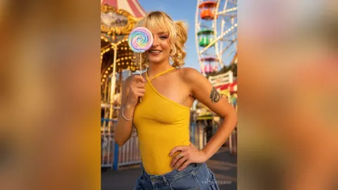 BritneyHudso — Lollipop
