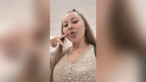 EmilyGordan — girl next door😇