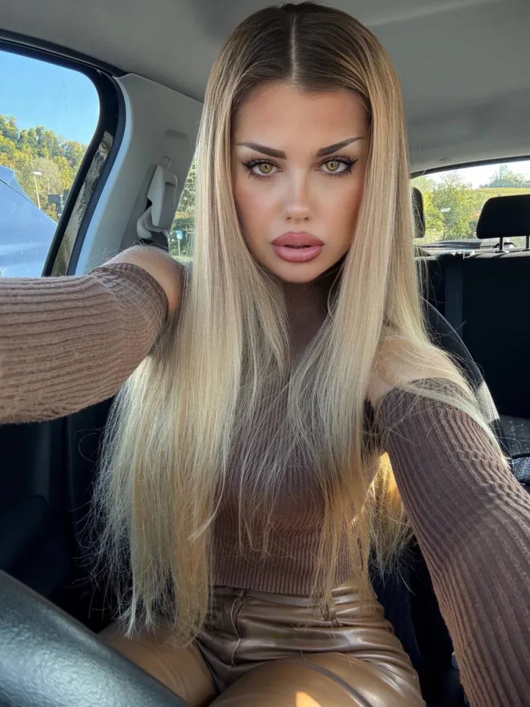 NinaDulcinea — Streamate Photos