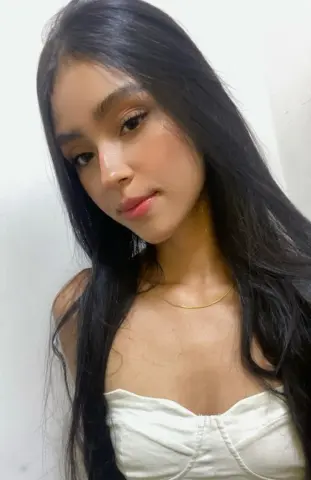Charlotte_18 — Streamate Photos