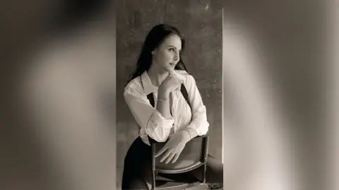 AngelinaKunis