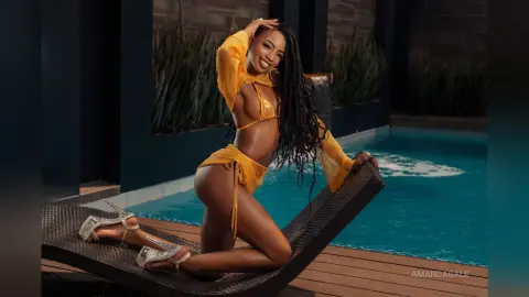 AmandaGale — 🌤👙💦🍫