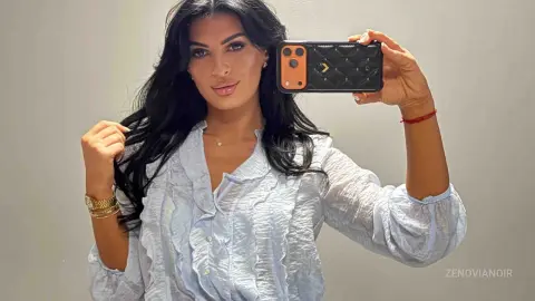 ZenoviaNoir — Selfie 🔥