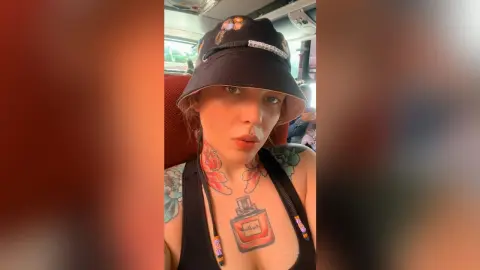 NellSton — Hat