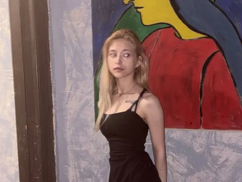 LynnaLucik cam model