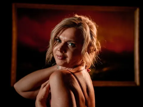 AgathaKlouin — LiveJasmin cam model