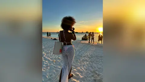 ElliePeyton — 😍🤍🌊