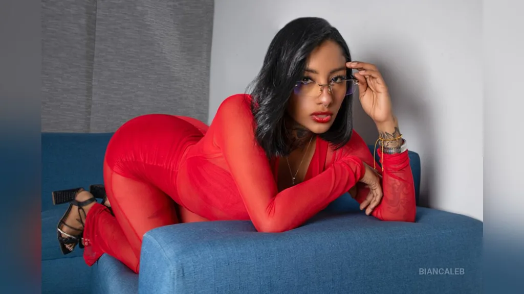 BiancaLeb — Glamour