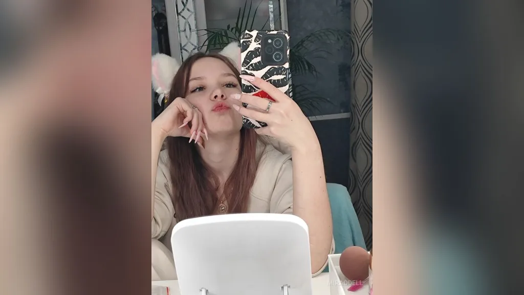 MiraOdell — live cam