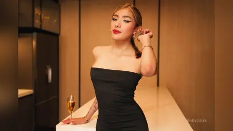 RubyCrox — a total queen 🖤