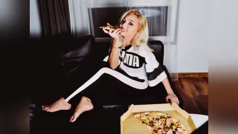 CarmellaAngello — Pizzaaaaa time