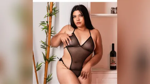ViolettQuinn — 🌹 Curvy Elegance