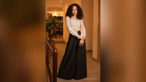 GabrielaLorens — Bossy and stylish!