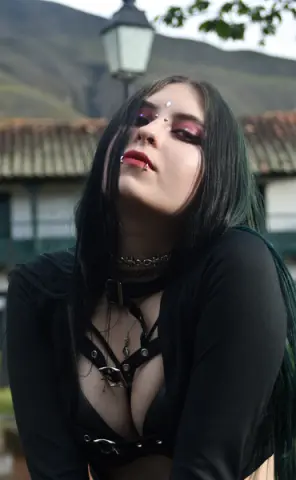BellaRavenn — Streamate Photos