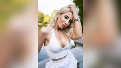AmyLaurens — Outdoor Sensation