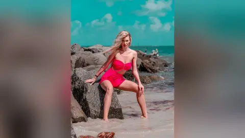 ErikaBonnie — I look delicious in Miami!