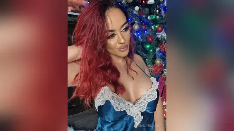 EmmelyneQuincy — Merry Christmas! 🎅🤶
