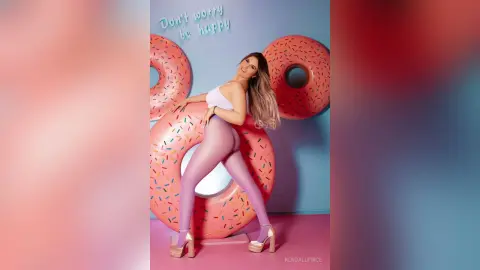 Kendall — Sexy Girl