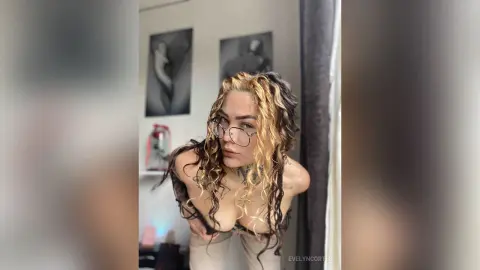 EvelynCortes — Hello 2025 