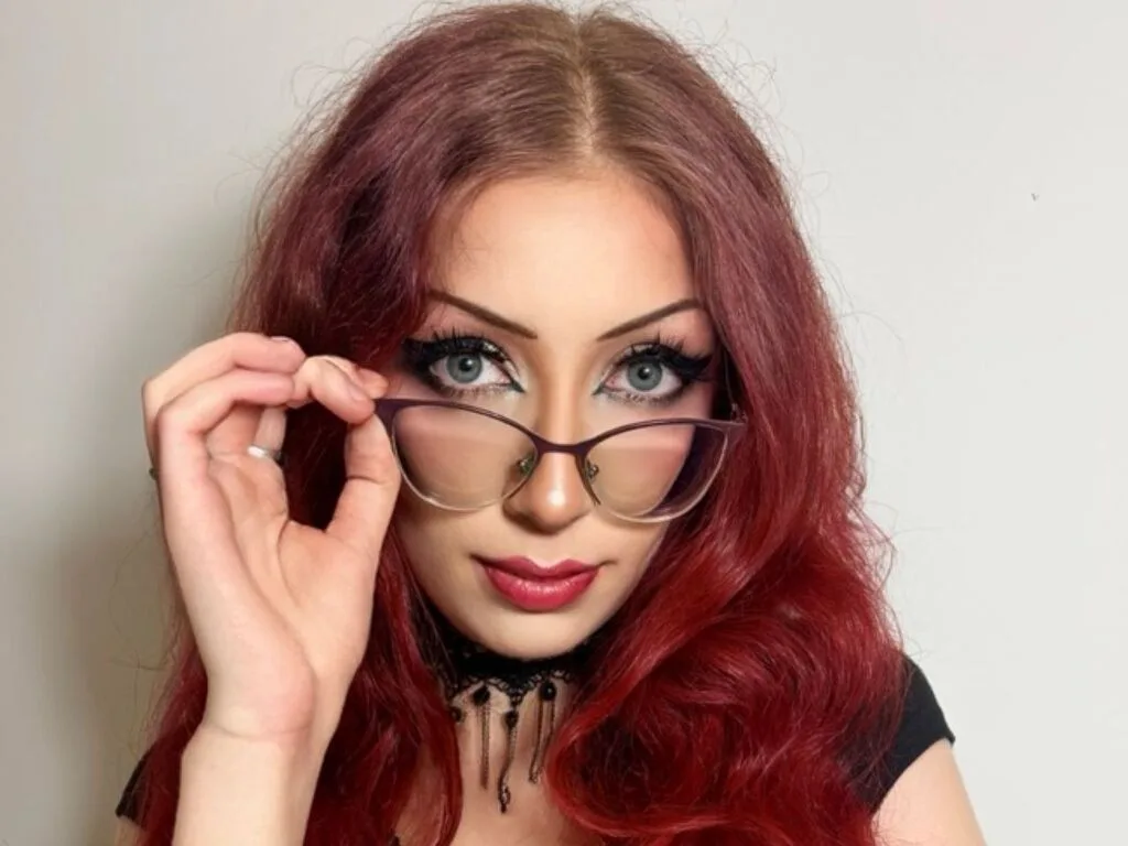 TessWebster — live cam