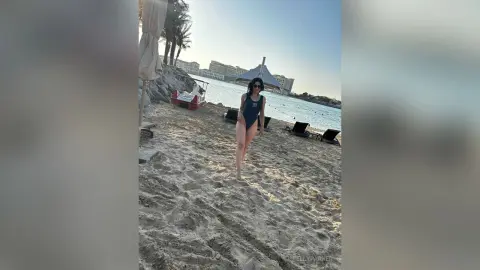 EllyParker — D VITAMIN 🏝️🍹☀️