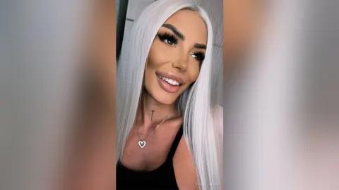 RaquelleInks — Caught Looking 👀