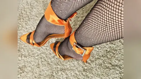 RoxyDeViss — My feet 🥰