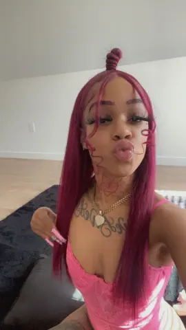 QueeenJ — Streamate Photos