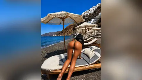 IzaBelle — Vacation mood 🔥