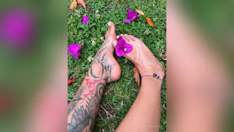 LiaValmont — 🥀ROSES AND GOLD🥀