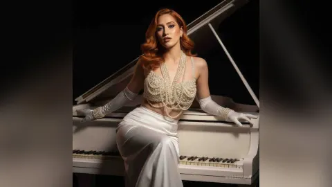 IngridRedway — A real goddess on white 😌😏