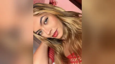 AliceHazel — Red 💋❤️