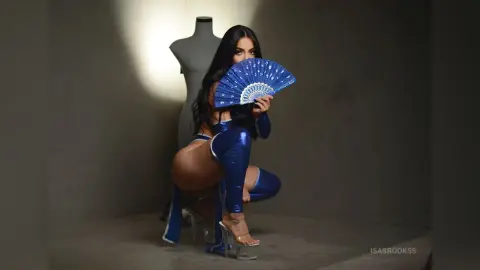 IsaBrookss — Sexy Latina kitana🔥 Trick or treat? ;)