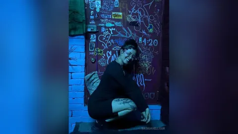SaskiaVellour — Urban girl