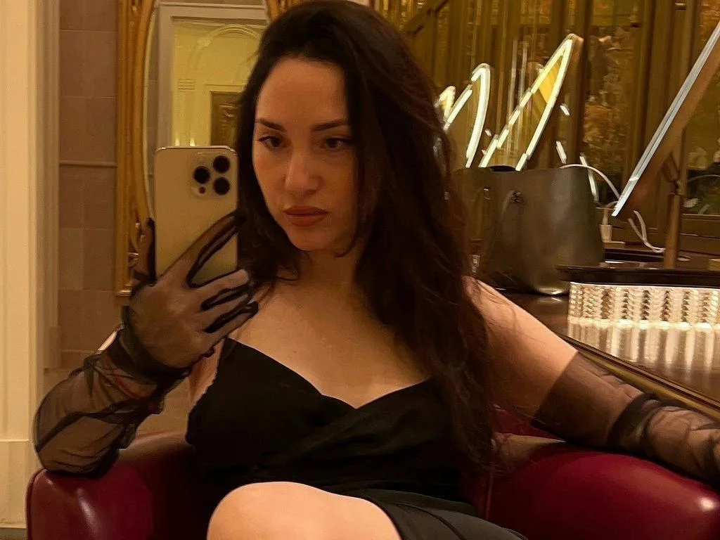 GoddessNicole_ — ImLive Photo Set