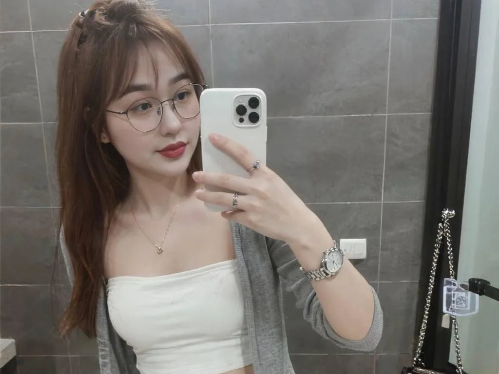 jully99 — ImLive Photo Set