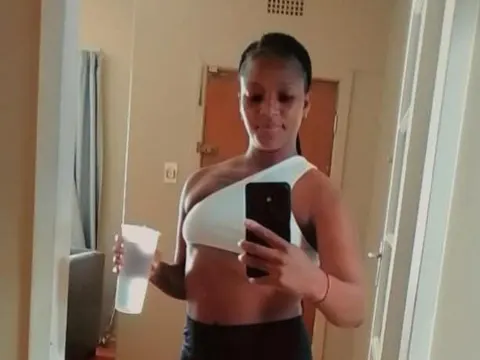 CaramelCandyxo866 cam model