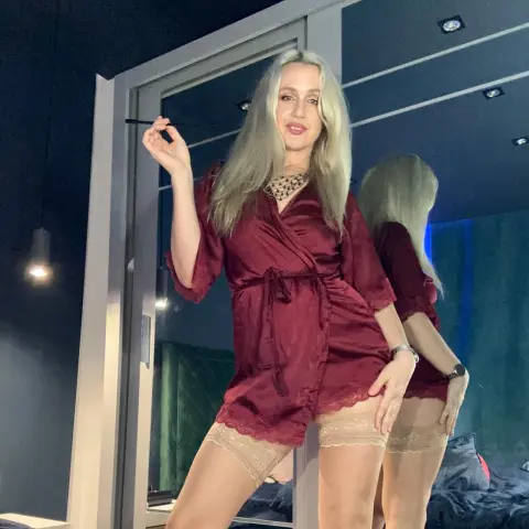 MelanieBlonde_ — ImLive Photo Set
