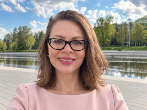 Yarina — ImLive cam model