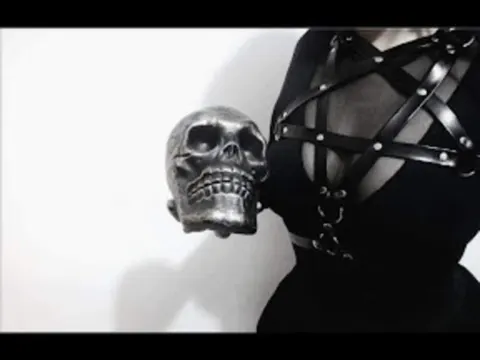 Leannefoxyy69 cam model