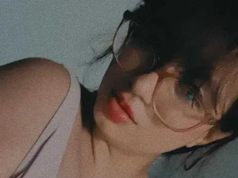 Leanne Foxy — ImLive Photo Set