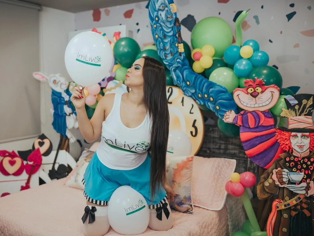AliPetite18