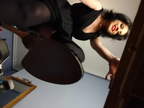 MistressBlackMoonLilith — ImLive Photo Set
