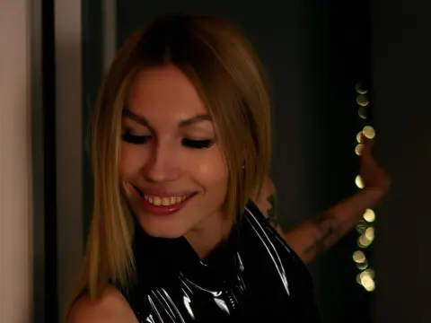 InvitingTina — ImLive Photo Set