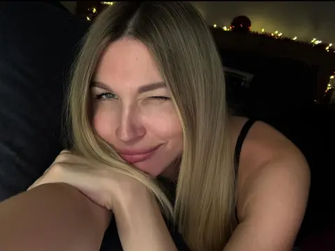 InvitingTina — ImLive Photo Set